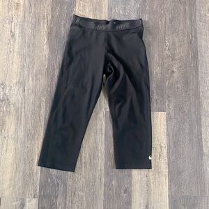 nike drifit capri leggings